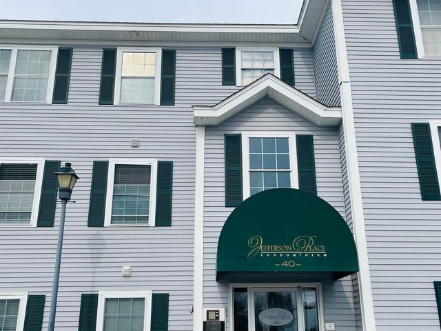 40 Eastern Ave Apt 104, Manchester, NH 03104