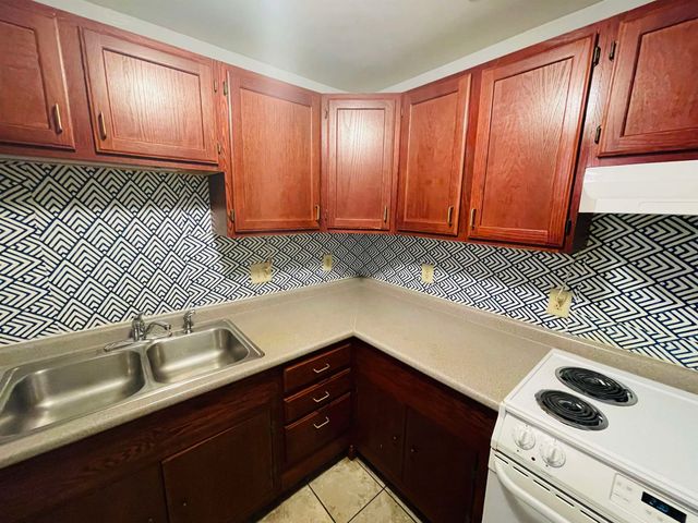 40 Eastern Ave Apt 104, Manchester, NH 03104