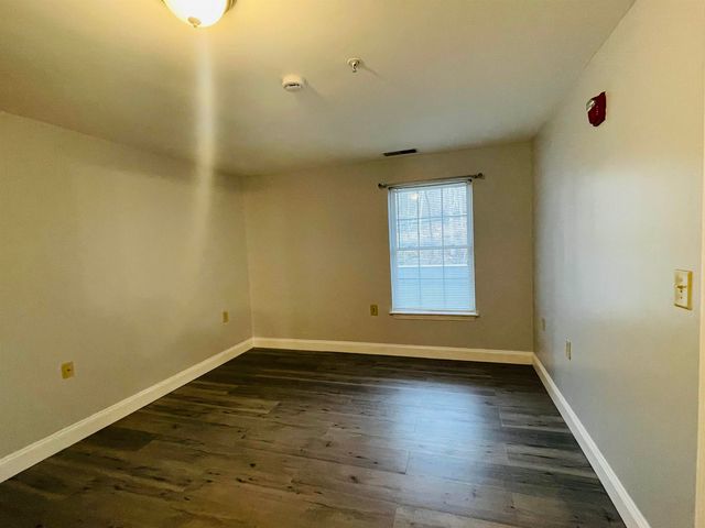 40 Eastern Ave Apt 104, Manchester, NH 03104