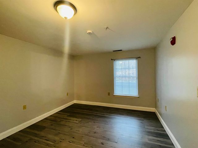 40 Eastern Ave Apt 104, Manchester, NH 03104