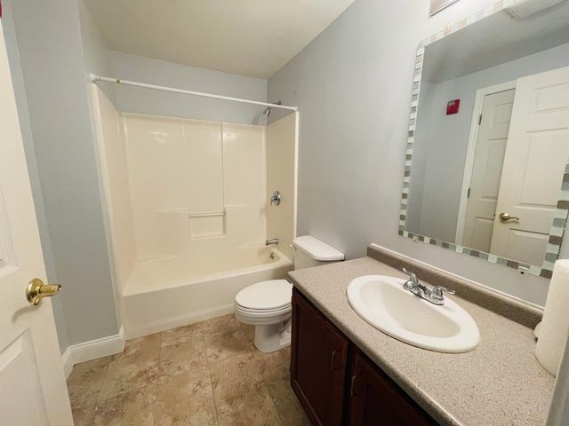 40 Eastern Ave Apt 104, Manchester, NH 03104