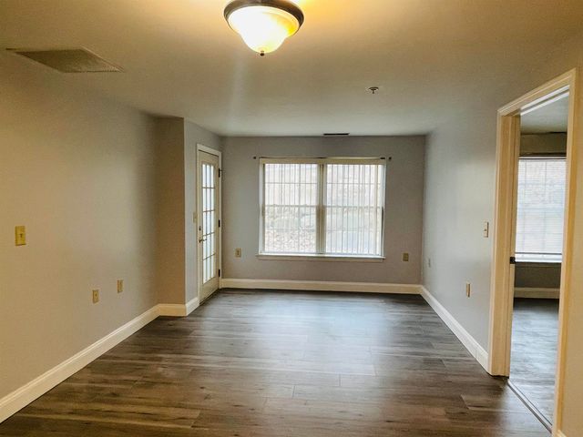 40 Eastern Ave Apt 104, Manchester, NH 03104