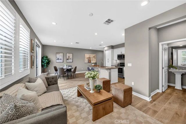 5372 Harvard Way, Cypress, CA 90630