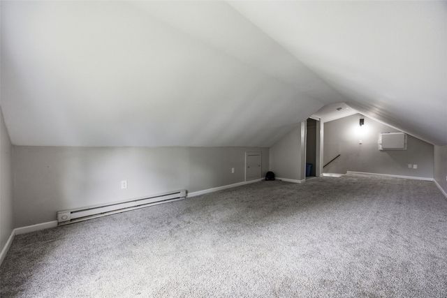 258 12th Street NW, Cedar Rapids, IA 52405