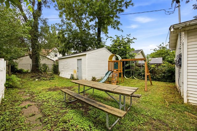 258 12th Street NW, Cedar Rapids, IA 52405