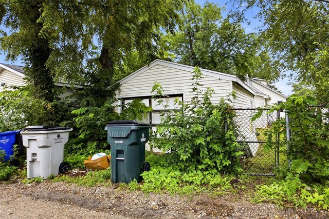 258 12th Street NW, Cedar Rapids, IA 52405