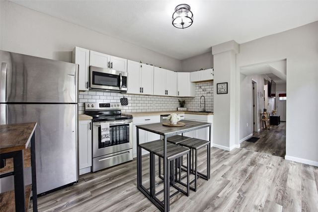 258 12th Street NW, Cedar Rapids, IA 52405