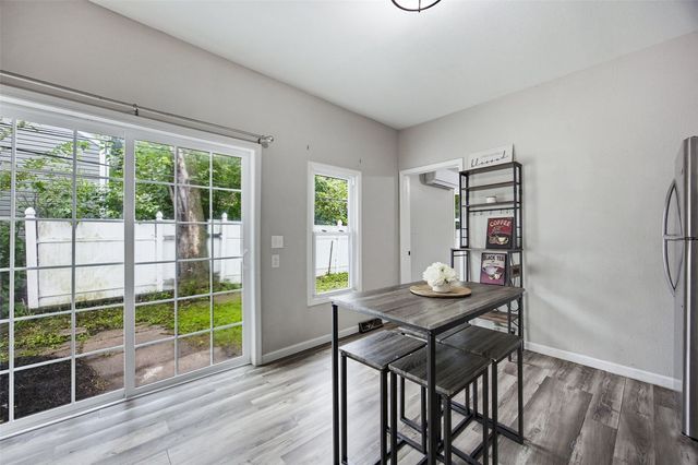 258 12th Street NW, Cedar Rapids, IA 52405