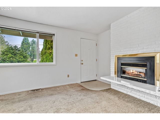 10238 Ne MORRIS Ct, Portland, OR 97220