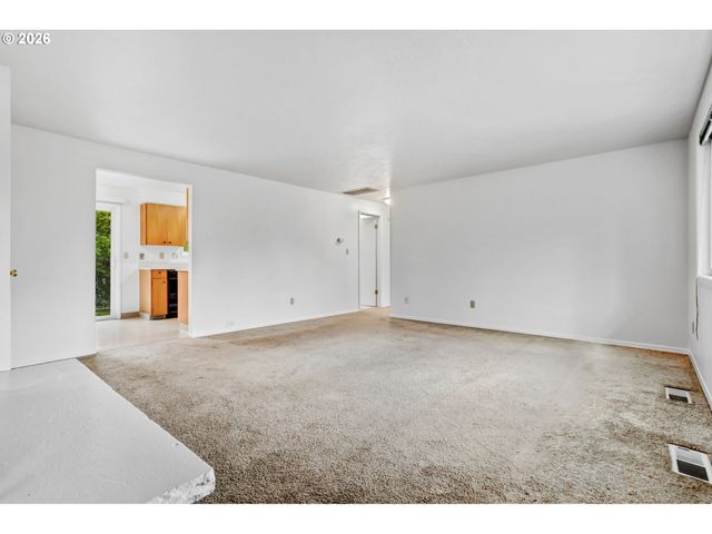 10238 Ne MORRIS Ct, Portland, OR 97220