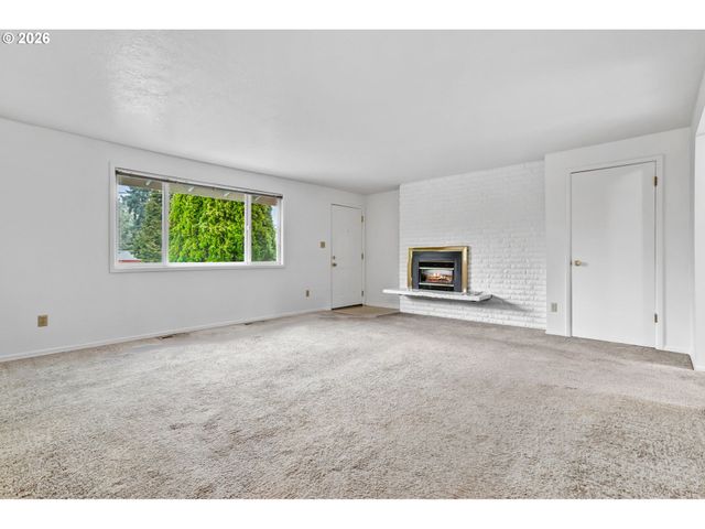 10238 Ne MORRIS Ct, Portland, OR 97220