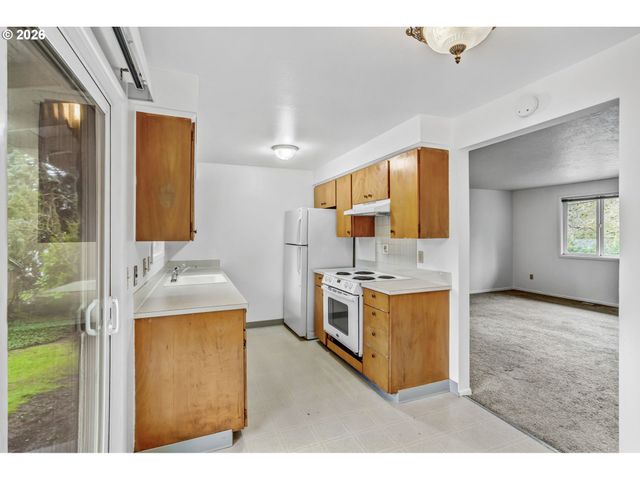 10238 Ne MORRIS Ct, Portland, OR 97220