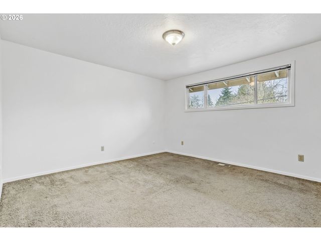 10238 Ne MORRIS Ct, Portland, OR 97220