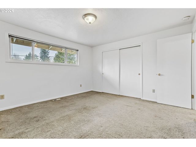 10238 Ne MORRIS Ct, Portland, OR 97220