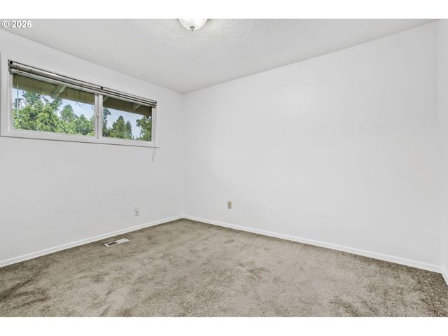 10238 Ne MORRIS Ct, Portland, OR 97220