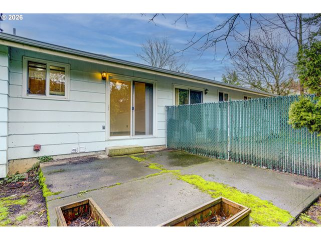 10238 Ne MORRIS Ct, Portland, OR 97220