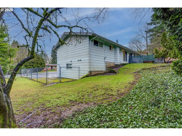 10238 Ne MORRIS Ct, Portland, OR 97220