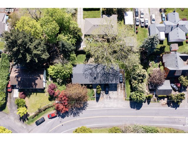 10238 Ne MORRIS Ct, Portland, OR 97220