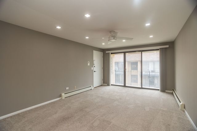 6561 N Harlem Avenue 3E, Chicago, IL 60631