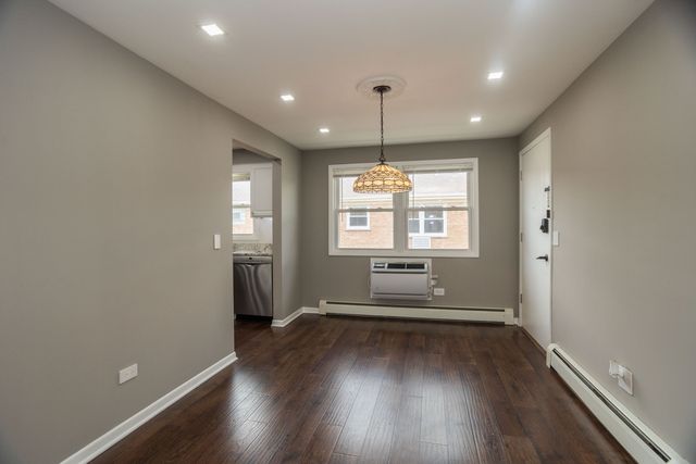 6561 N Harlem Avenue 3E, Chicago, IL 60631