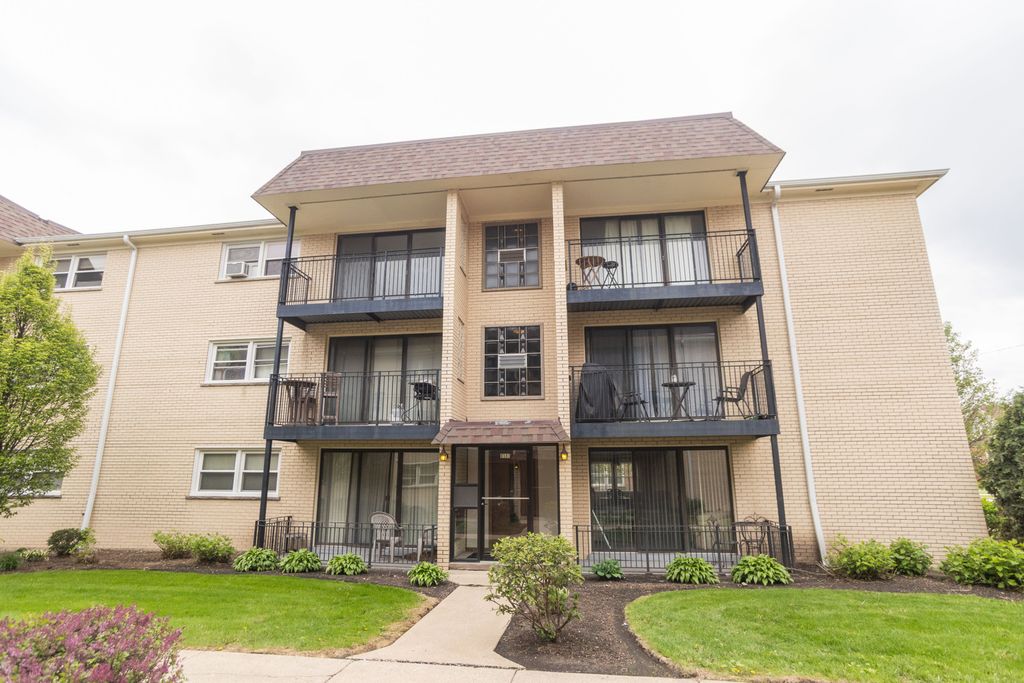 6561 N Harlem Avenue 3E, Chicago, IL 60631