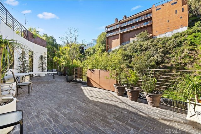 1414 Dawnridge Drive, Beverly Hills, CA 90210