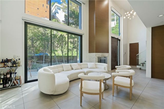 1414 Dawnridge Drive, Beverly Hills, CA 90210