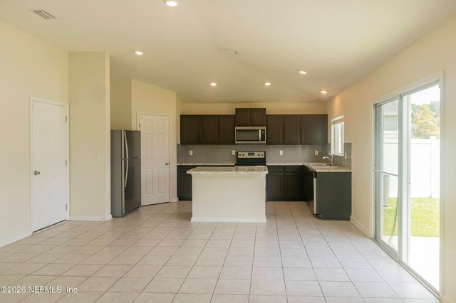 8299 FOURAKER FOREST Road, Jacksonville, FL 32221