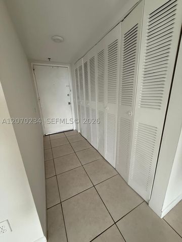 2075 NE 164th St 302, North Miami Beach, FL 33162