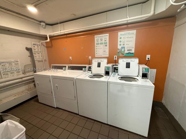 2075 NE 164th St 302, North Miami Beach, FL 33162