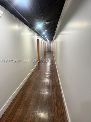 2075 NE 164th St 302, North Miami Beach, FL 33162