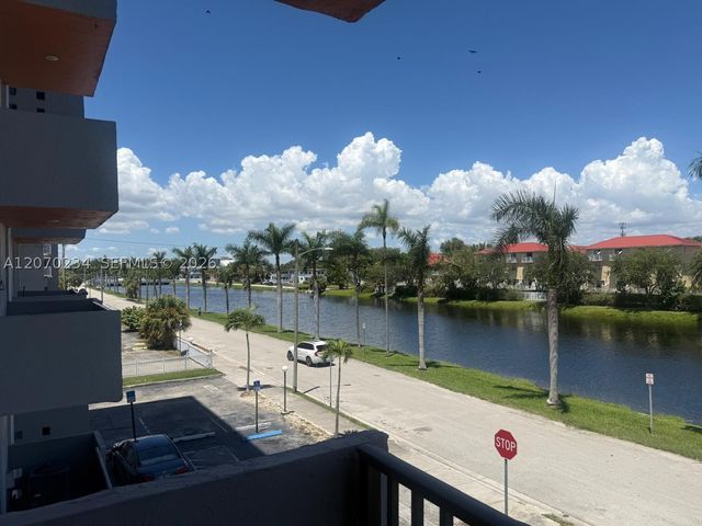 2075 NE 164th St 302, North Miami Beach, FL 33162
