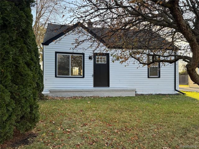 23960 Trombley Street, Clinton Charter Township, MI 48035