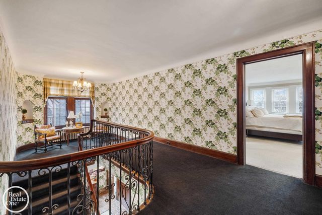 467 University Place, Grosse Pointe, MI 48230