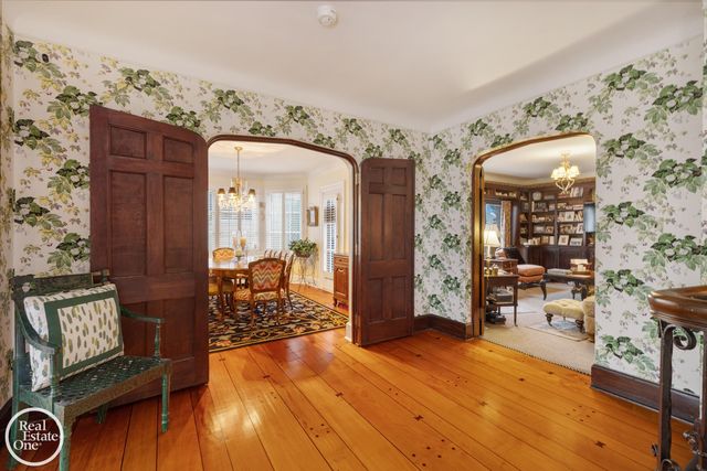 467 University Place, Grosse Pointe, MI 48230