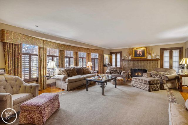 467 University Place, Grosse Pointe, MI 48230