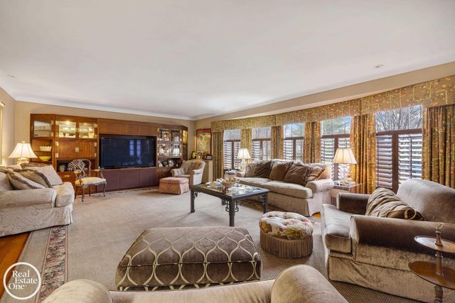 467 University Place, Grosse Pointe, MI 48230