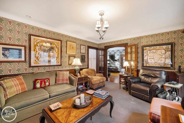 467 University Place, Grosse Pointe, MI 48230