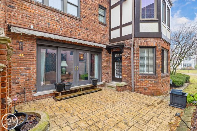 467 University Place, Grosse Pointe, MI 48230