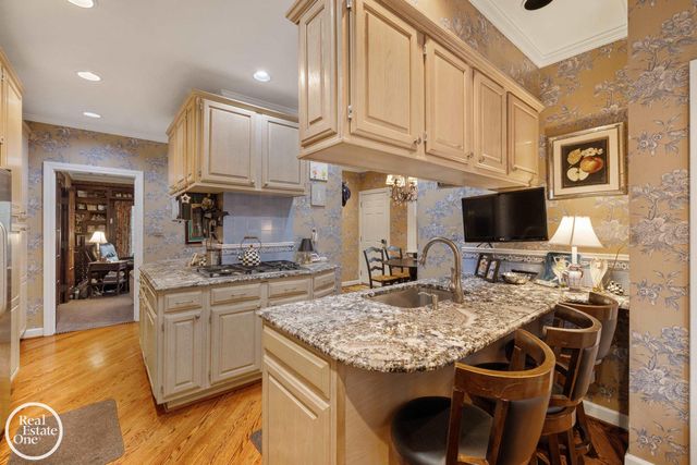 467 University Place, Grosse Pointe, MI 48230