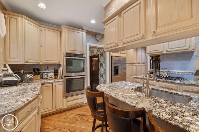 467 University Place, Grosse Pointe, MI 48230