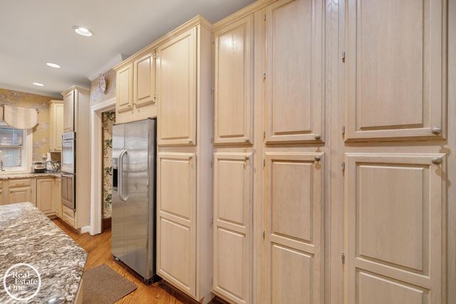 467 University Place, Grosse Pointe, MI 48230