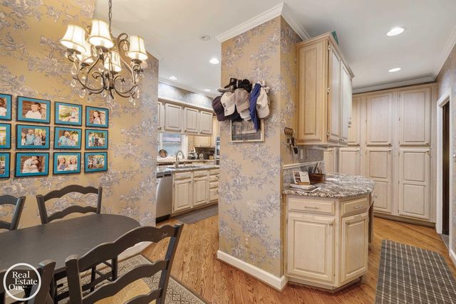 467 University Place, Grosse Pointe, MI 48230