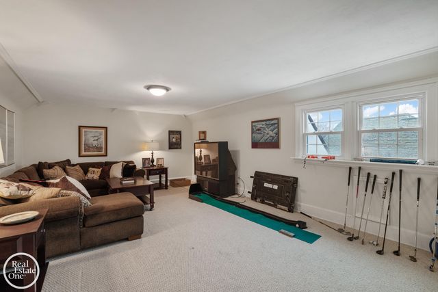 467 University Place, Grosse Pointe, MI 48230