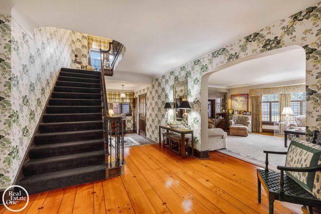 467 University Place, Grosse Pointe, MI 48230