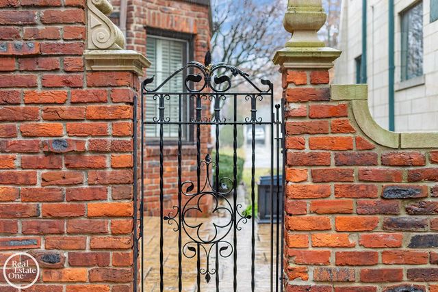 467 University Place, Grosse Pointe, MI 48230