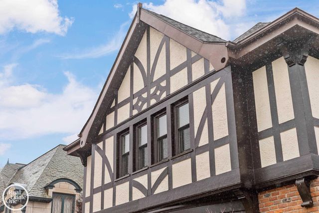 467 University Place, Grosse Pointe, MI 48230