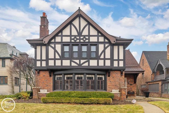 467 University Place, Grosse Pointe, MI 48230