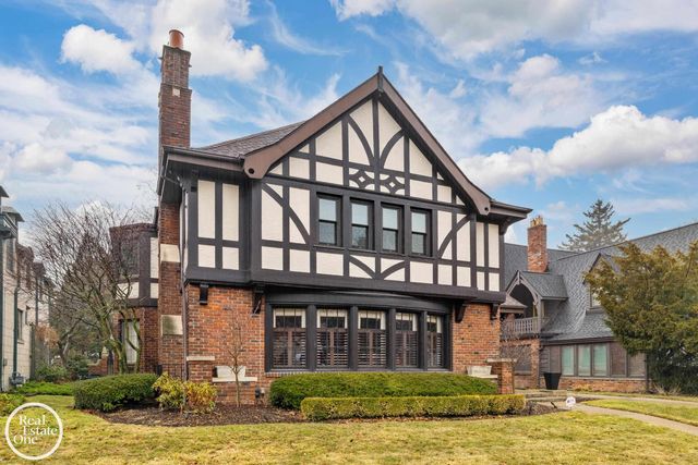 467 University Place, Grosse Pointe, MI 48230