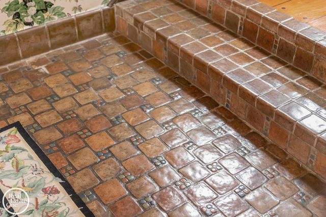 467 University Place, Grosse Pointe, MI 48230